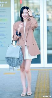 Mina Sharon Myoui feet photo thumbnail