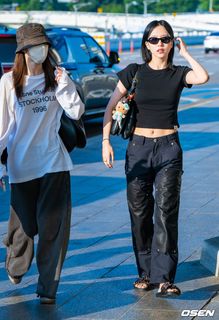 Mina Sharon Myoui feet photo thumbnail