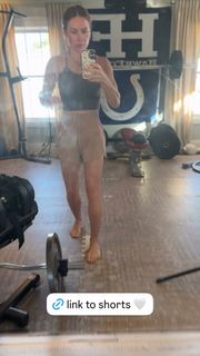 Mina Starsiak feet photo 1