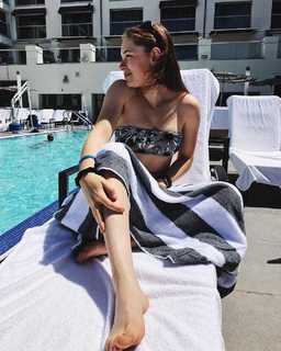 Mina Sundwall feet photo 12
