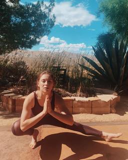 Mina Sundwall feet photo 8