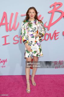Mina Sundwall feet photo 2