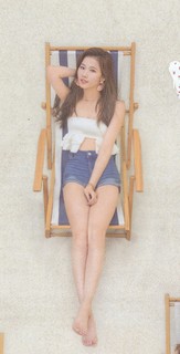 Minatozaki Sana feet photo thumbnail