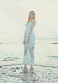 Minatozaki Sana feet photo thumbnail