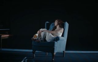 Minatozaki Sana feet photo thumbnail