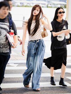 Minatozaki Sana feet photo thumbnail