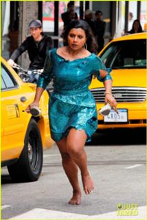 Mindy Kaling feet photo thumbnail
