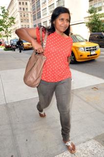 Mindy Kaling feet photo thumbnail