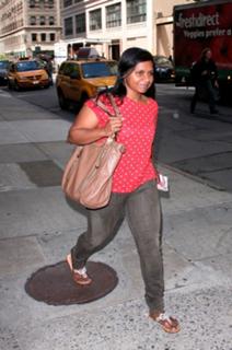 Mindy Kaling feet photo thumbnail