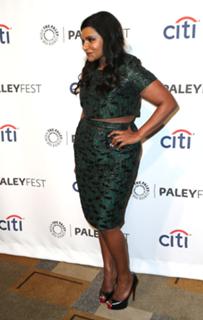 Mindy Kaling feet photo thumbnail