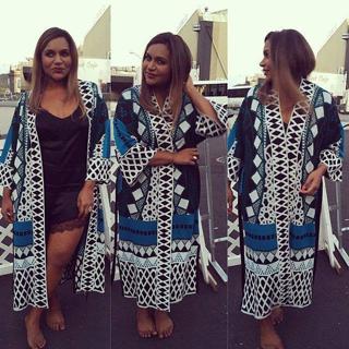 Mindy Kaling feet photo thumbnail