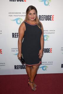 Mindy Kaling feet photo thumbnail