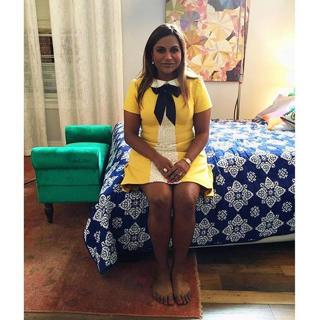 Mindy Kaling feet photo thumbnail