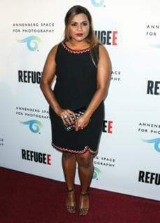 Mindy Kaling feet photo thumbnail