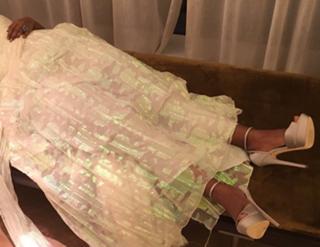 Mindy Kaling feet photo thumbnail