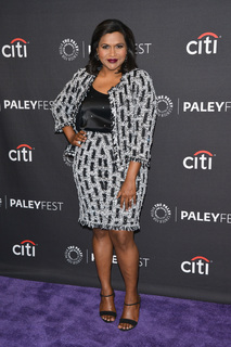Mindy Kaling feet photo thumbnail