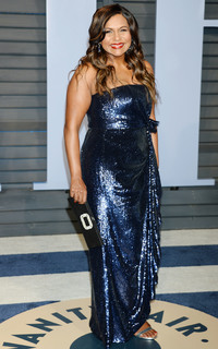 Mindy Kaling feet photo thumbnail