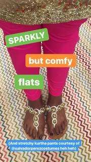Mindy Kaling feet photo thumbnail