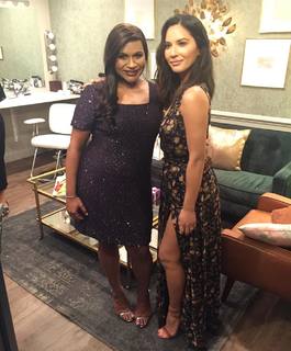 Mindy Kaling feet photo thumbnail