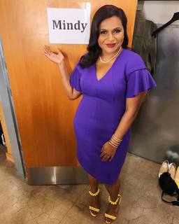 Mindy Kaling feet photo thumbnail