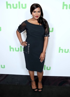 Mindy Kaling feet photo thumbnail