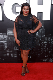 Mindy Kaling feet photo thumbnail