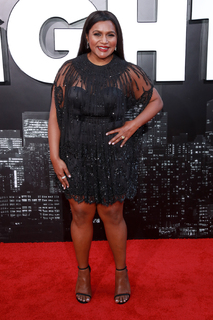Mindy Kaling feet photo thumbnail