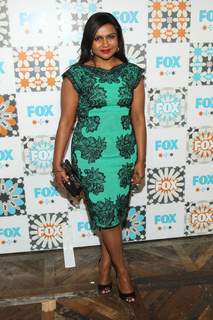Mindy Kaling feet photo thumbnail