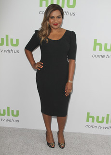 Mindy Kaling feet photo thumbnail