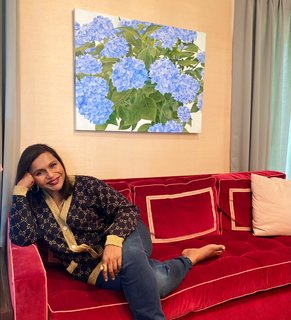 Mindy Kaling feet photo thumbnail