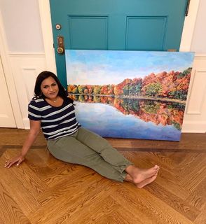 Mindy Kaling feet photo thumbnail