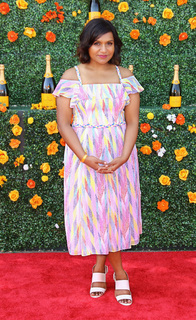 Mindy Kaling feet photo thumbnail