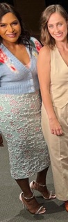 Mindy Kaling feet photo thumbnail