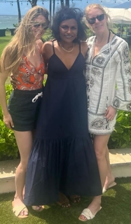 Mindy Kaling feet photo thumbnail