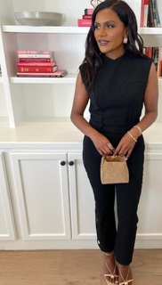 Mindy Kaling feet photo thumbnail