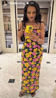 Mindy Kaling feet photo thumbnail