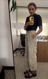 Mindy Kaling feet photo thumbnail