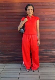 Mindy Kaling feet photo thumbnail