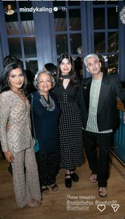 Mindy Kaling feet photo thumbnail