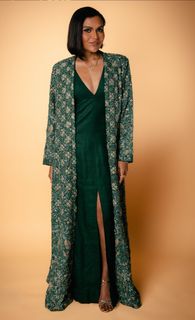 Mindy Kaling feet photo thumbnail