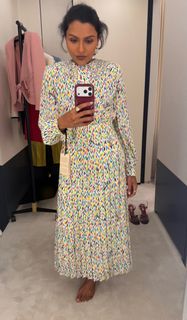 Mindy Kaling feet photo 8