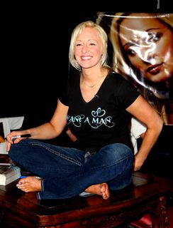 Mindy McCready feet photo 8