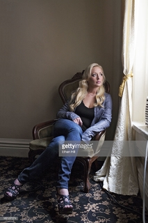 Mindy McCready feet photo 1
