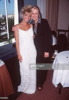 Mindy McCready feet photo 7