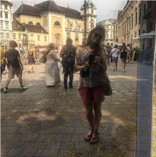 Mine Tugay feet photo thumbnail