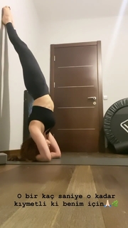 Mine Tugay feet photo thumbnail
