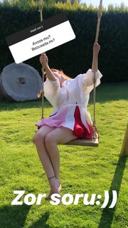 Mine Tugay feet photo thumbnail