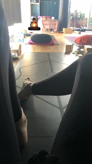 Mine Tugay feet photo thumbnail