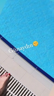Mine Tugay feet photo thumbnail