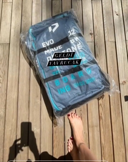 Mine Tugay feet photo thumbnail